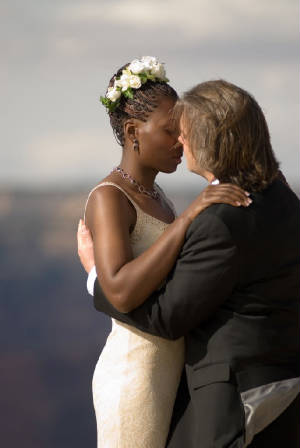 KissingWedding37.JPG