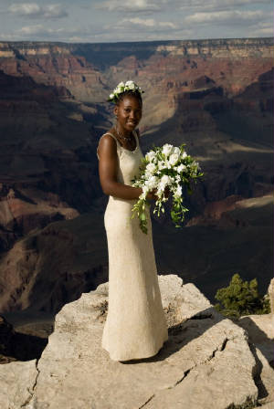 KissingWedding37.JPG