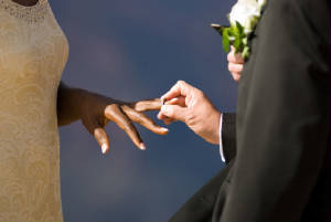 KissingWedding37.JPG