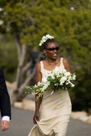 KissingWedding37.JPG